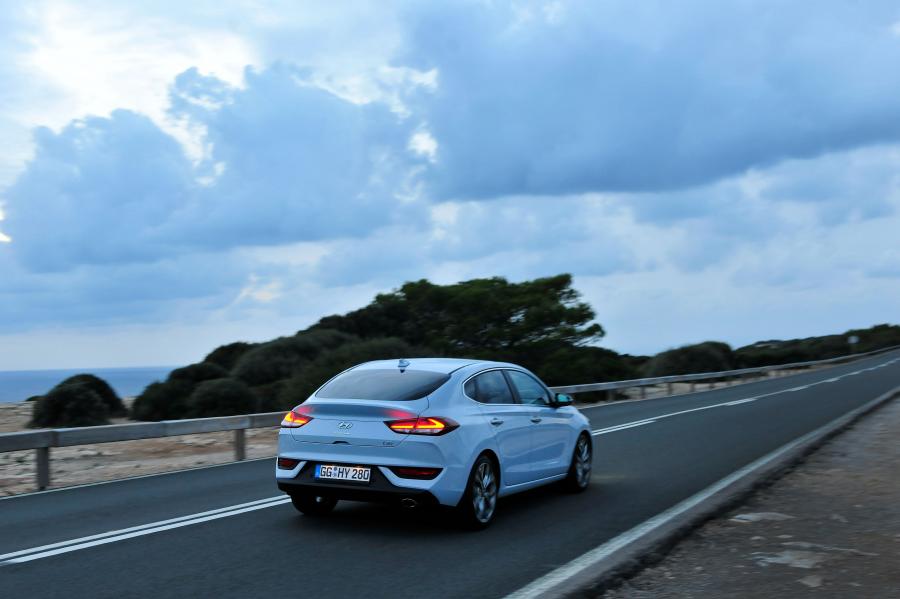  Hyundai i30 Fastback (PD) 2017 года  (WW) (фото 35 из 51)